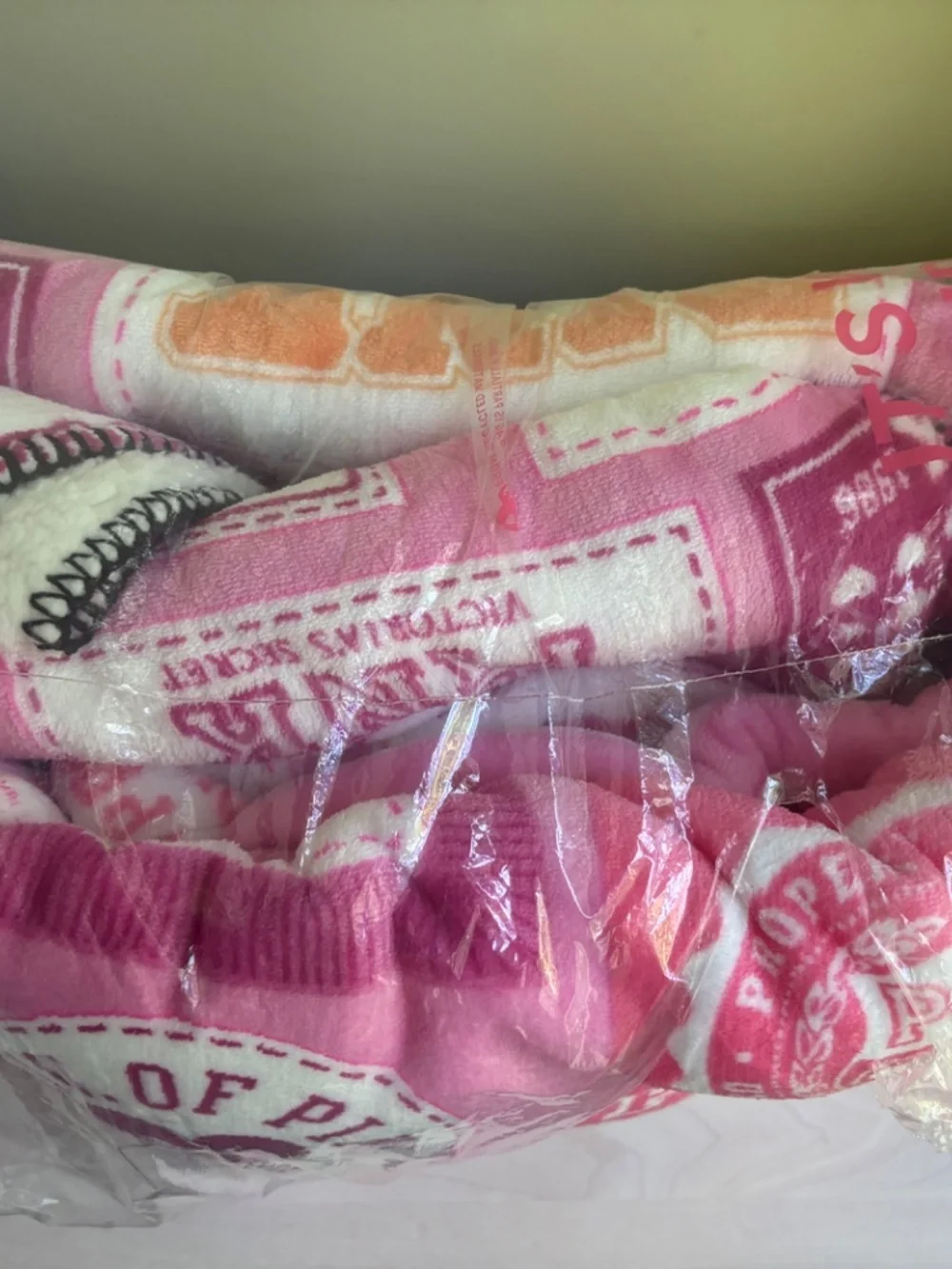 New PINK by Victoria’s Secret Pink Logo Design Throw